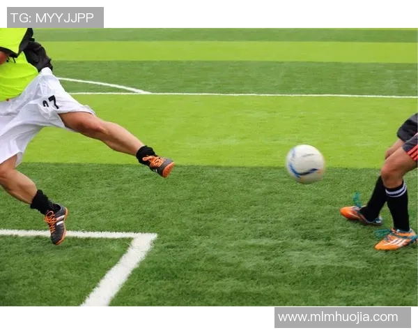 哈巴罗夫斯克与克拉斯诺达尔的激烈对决展现足球魅力与团队精神